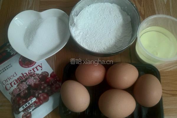 蔓越莓中空戚风的做法图解1