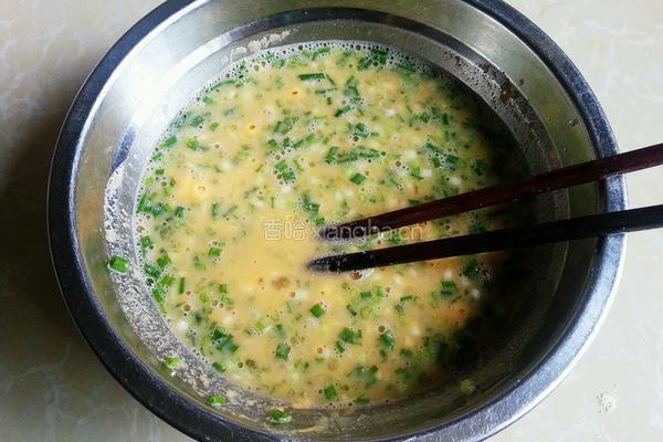 葱花玉米面蛋饼的做法图解6