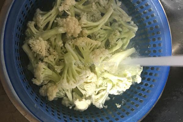 花菜炒肉片的做法图解3