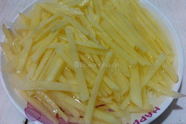芹菜炒土豆丝的做法图解1