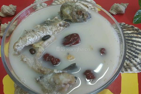大枣黑豆炖鲤鱼的做法图解5