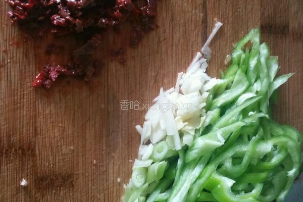 干煸胡萝卜丝的做法图解3