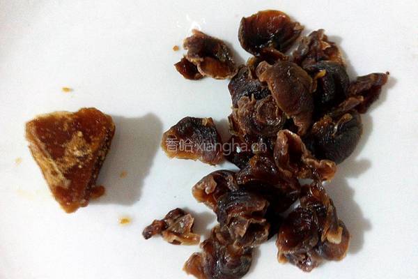 红豆薏米桂圆汤的做法图解2
