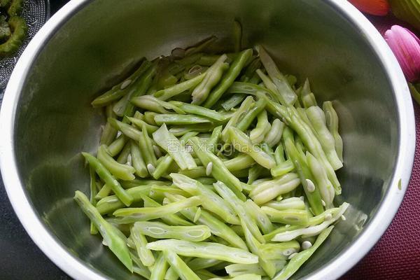 酱香四季豆的做法图解2