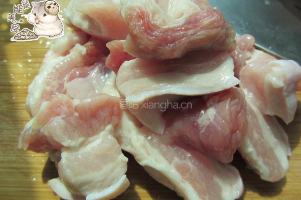 红烧肉炖土豆的做法图解1