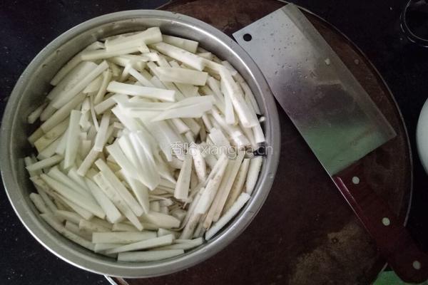 茄子肉末的做法图解1