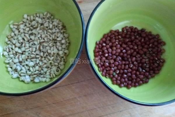 红豆薏米汤的做法图解1