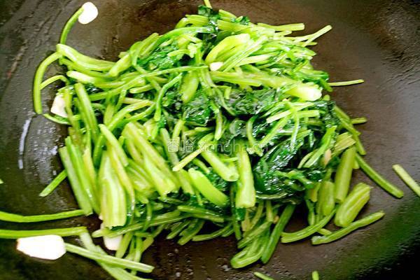 菠菜炒鸡蛋的做法图解7