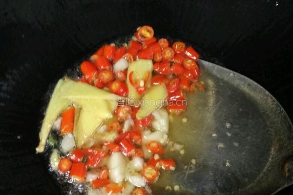 鸡翼炒四季豆的做法图解2