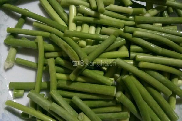 蒜苔炒肉片的做法图解2