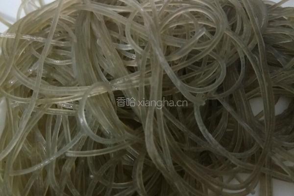 白菜粉丝汤的做法图解2
