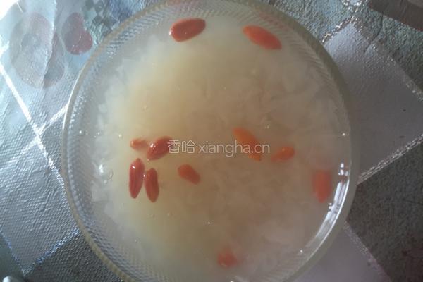 银耳莲子汤的做法图解6