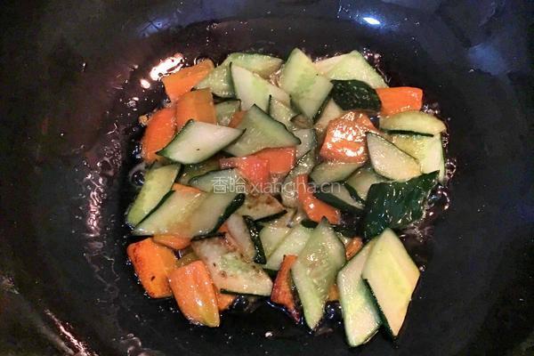 里脊肉炒黄瓜的做法图解6