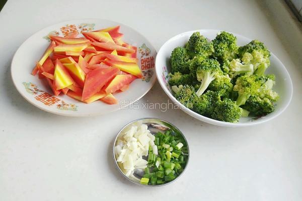 清炒西兰花胡萝卜的做法图解2