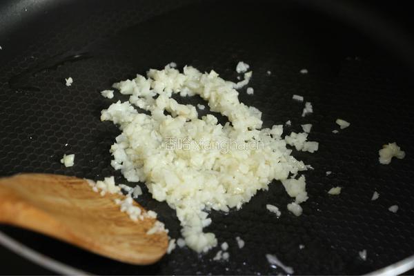 蒜蓉粉丝蒸丝瓜的做法图解4