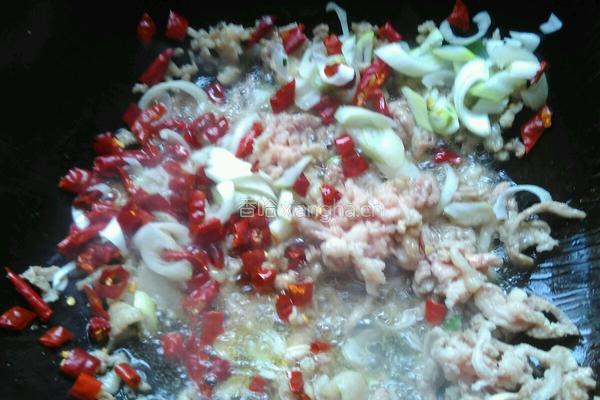 肉丝炒豆粒的做法图解3