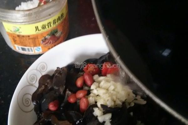 凉拌黑木耳的做法图解4