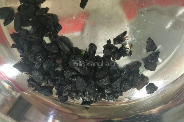 蒜苗回锅肉的做法图解3