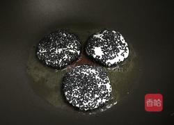 黑芝麻糯米饼的做法图解7