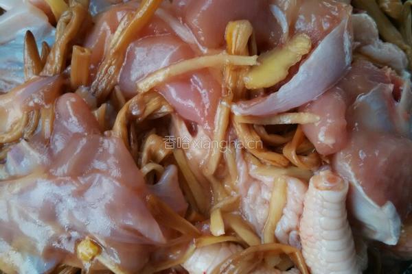 金针菜蒸鸡的做法图解4