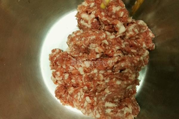 猪肉白菜锅贴的做法图解2