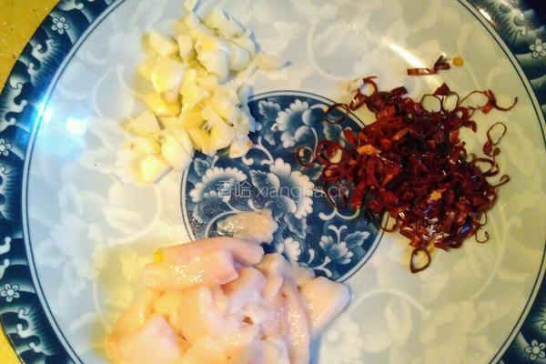肉丝辣椒丝炒四季豆的做法图解1