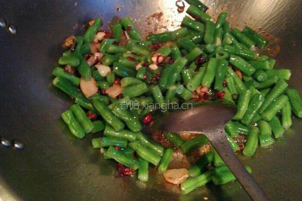 肉丝辣椒丝炒四季豆的做法图解5