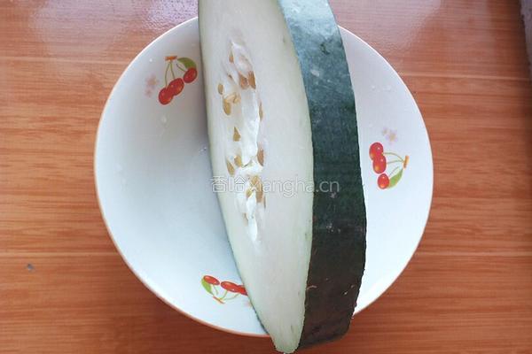 剁椒炒冬瓜的做法图解1