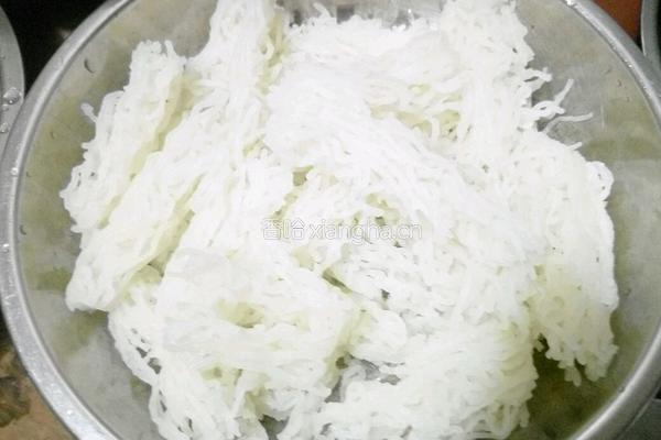 咸菜炒米粉的做法图解2