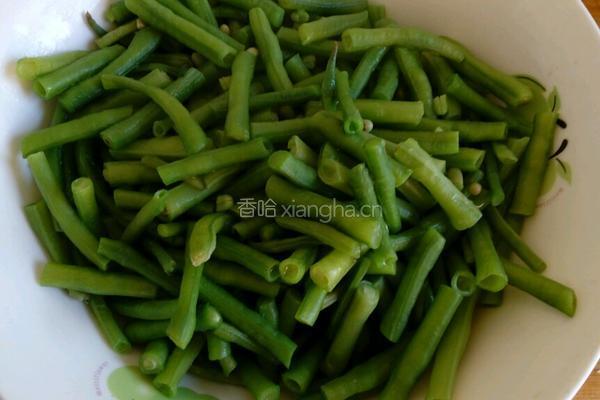 凉拌豆角的做法图解3