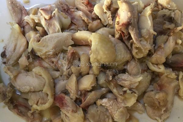 手撕鸡腿肉的做法图解4