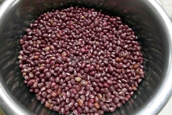 红豆薏米汤的做法图解1
