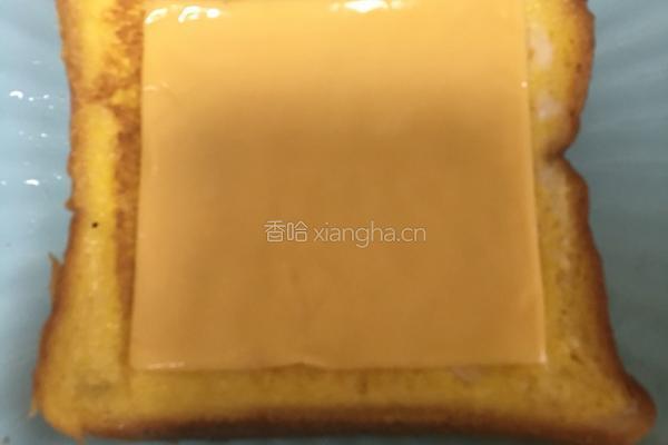 金枪鱼培根三明治的做法图解1