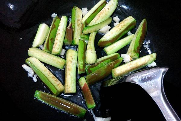 绿茄子烧豆角的做法图解4