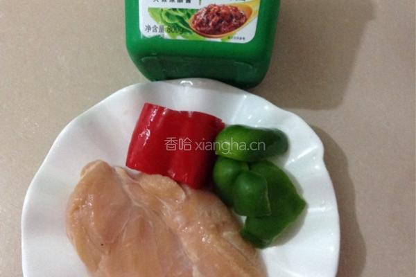 酱爆鸡丁的做法图解1