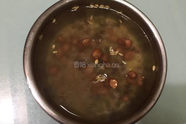 杂粮粥的做法图解2