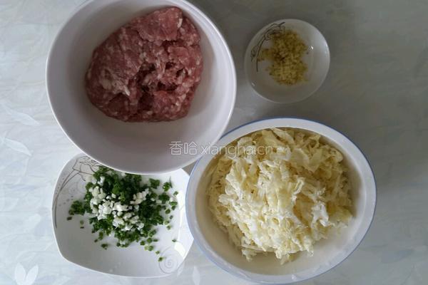 生煎饺子（白菜肉馅）的做法图解1