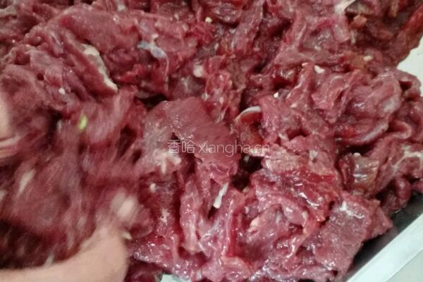 水煮牛肉的做法图解1