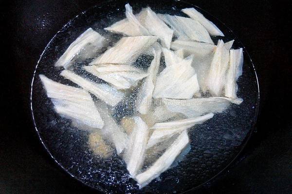 腐竹紫菜汤的做法图解4
