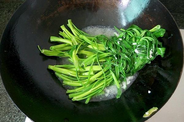 水焯空心菜的做法图解3