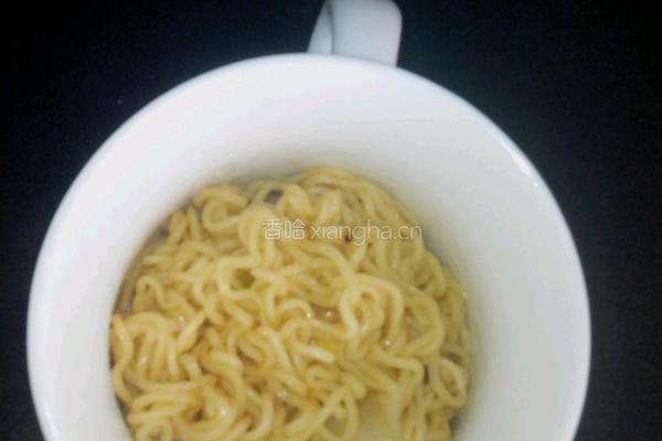 凉拌有滋味泡面的做法图解2