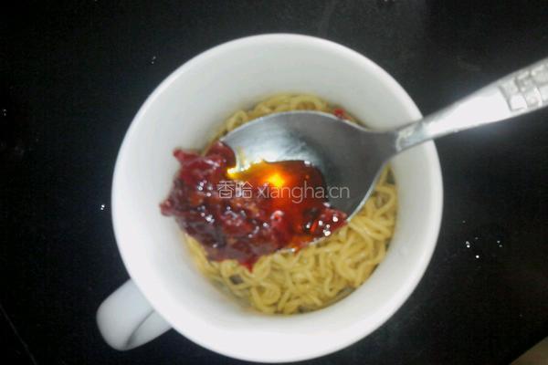 凉拌有滋味泡面的做法图解4