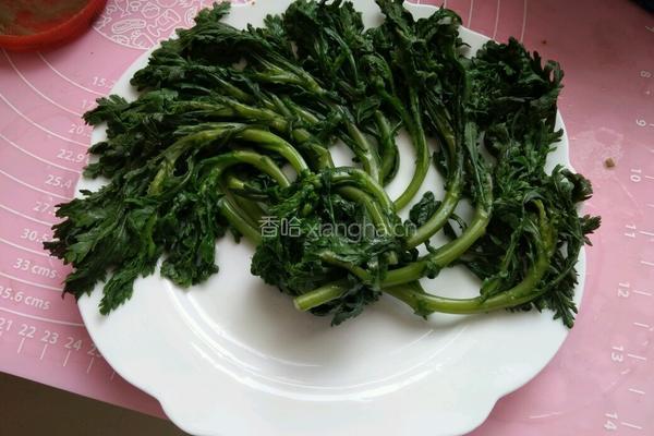 蒜泥茼蒿的做法图解7