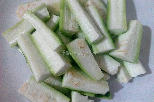 丝瓜粉丝汤的做法图解1