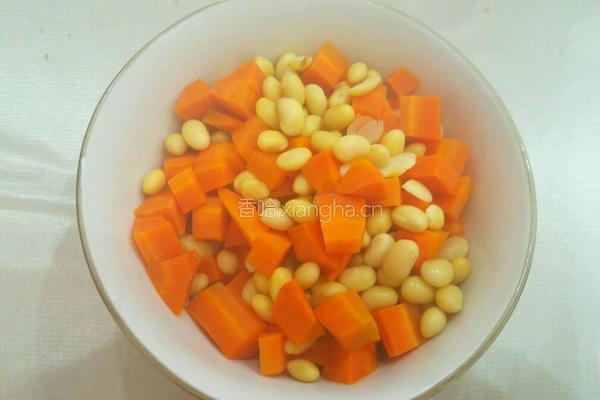 胡萝卜黄豆炒肉末的做法图解6