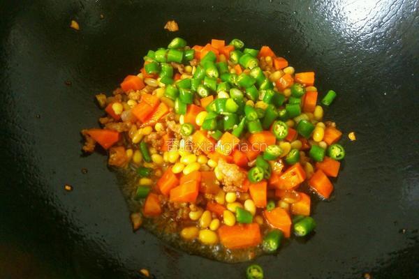 胡萝卜黄豆炒肉末的做法图解10