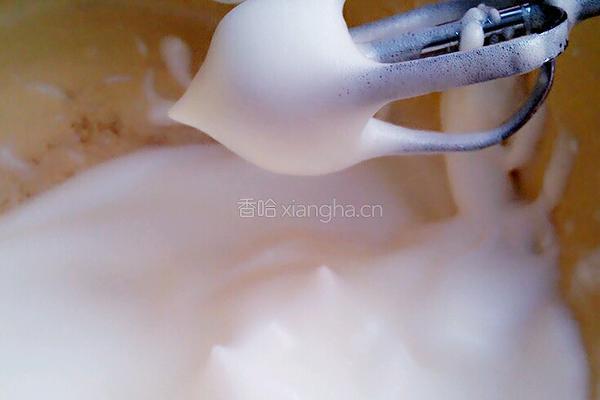 红丝绒戚风蛋糕的做法图解2