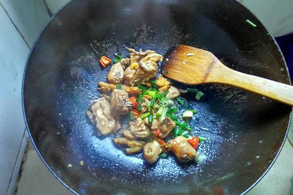 鸡肉炒冬瓜的做法图解3