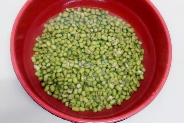 绿豆粥的做法图解2