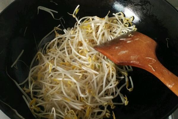 爽口绿豆芽的做法图解3